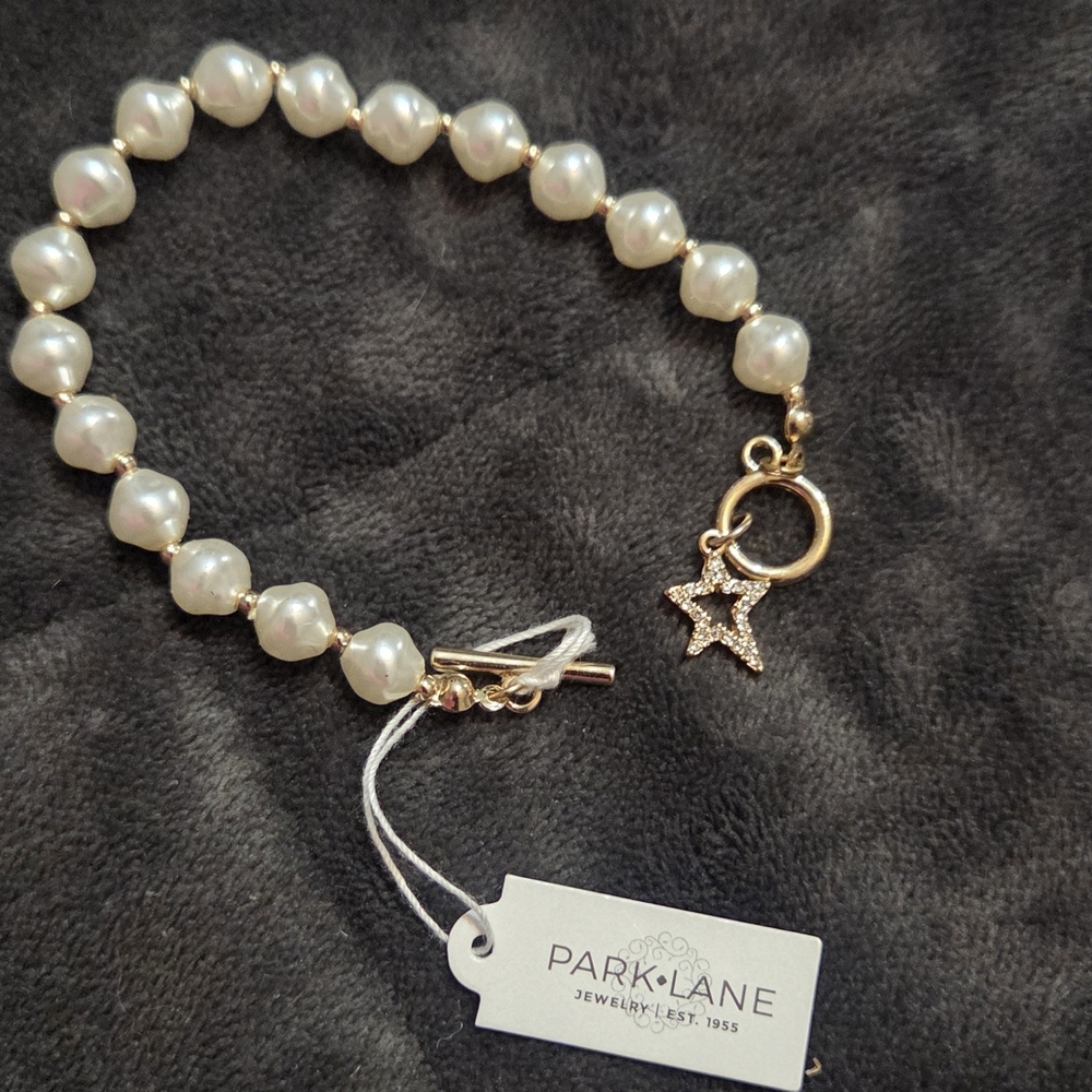 Park Lane White Pearl Bracelet with Gold Star Charm